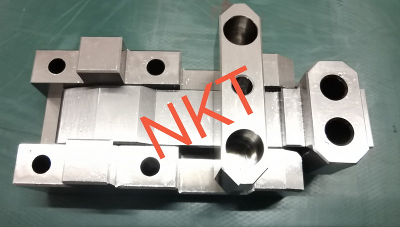 非標(biāo)訂制扣機10